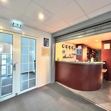 Kyriad Direct Bezannes 2*