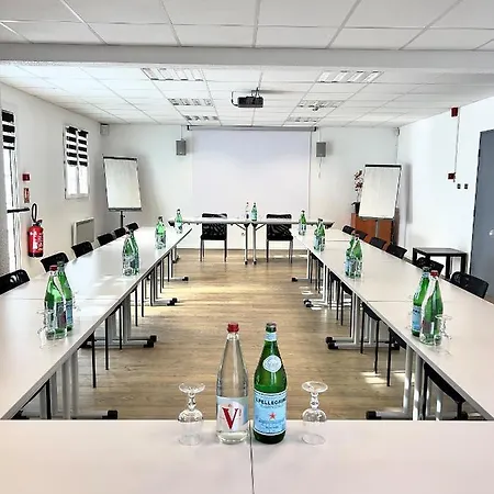 Hotel Kyriad Direct Bezannes