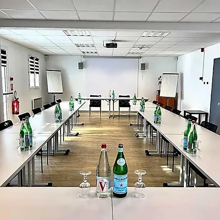 Kyriad Direct Bezannes Hotel Reims