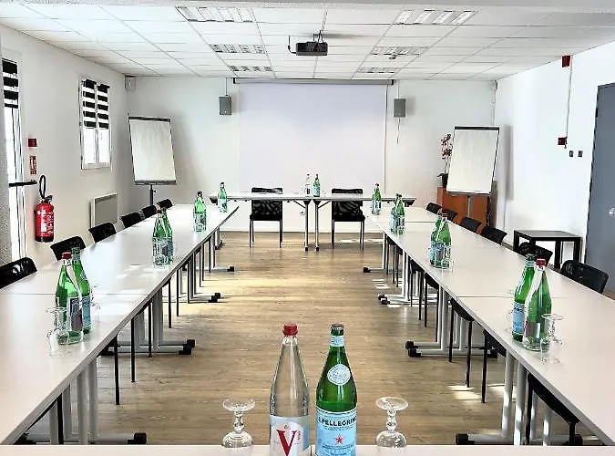 호텔 Kyriad Direct Bezannes