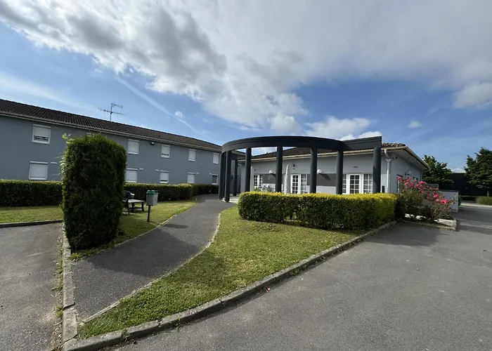 Kyriad Direct Bezannes 호텔 랭스